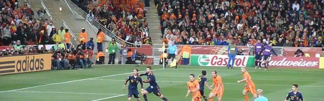 开云体育-时隔1年半南非球迷重回球场 然而...VUVUZELA禁用