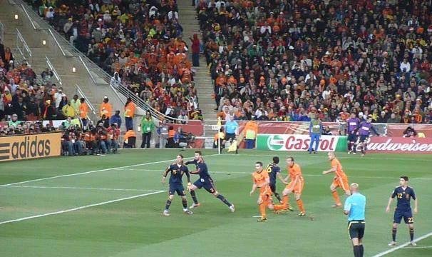 开云体育-时隔1年半南非球迷重回球场 然而...VUVUZELA禁用