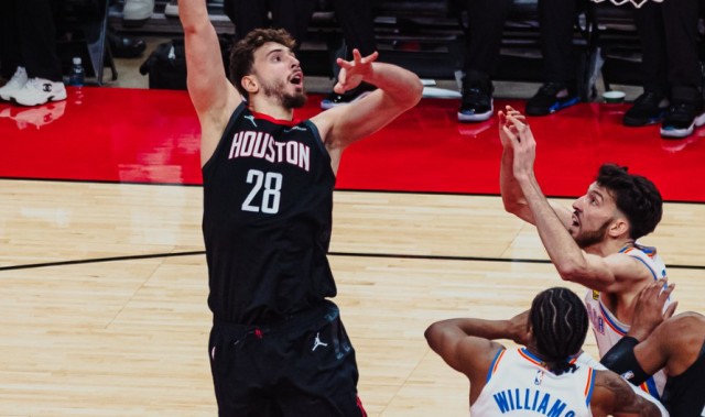 开云体育-乌度卡甩锅全队遭休媒批判：执着于落后理念，就算有库里都不会用