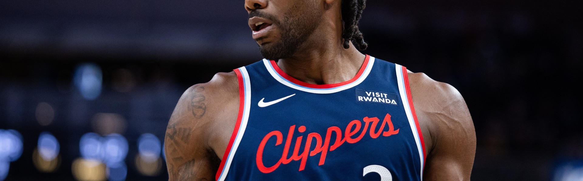 备战附加赛！伦纳德因左脚踝扭伤将缺席今日主场对阵勇士的比赛