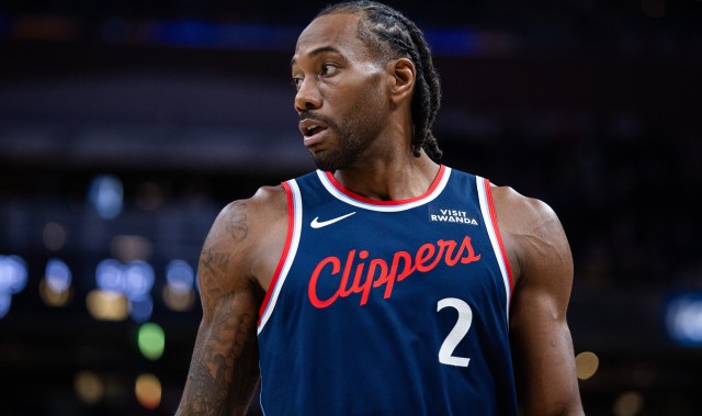 备战附加赛！伦纳德因左脚踝扭伤将缺席今日主场对阵勇士的比赛